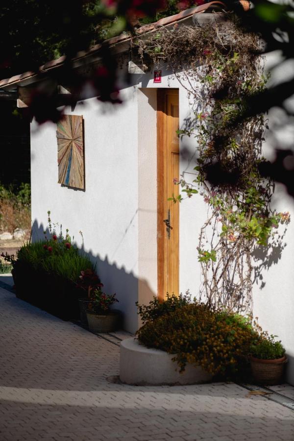 Les Volets Rouges - Hotel